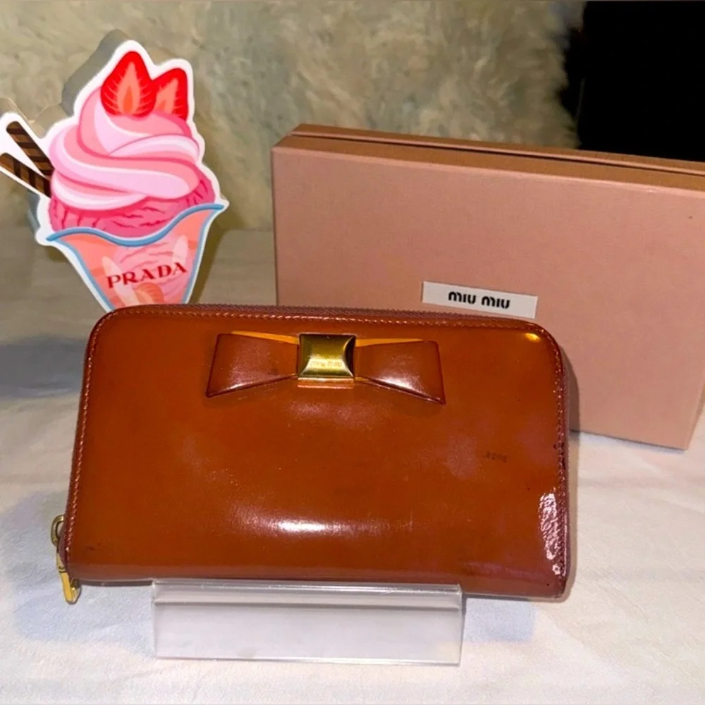 MIU MIU Tanish-Mauve Enamel Leather Long Wallet w/Box & Tissue. Authentic, EUC